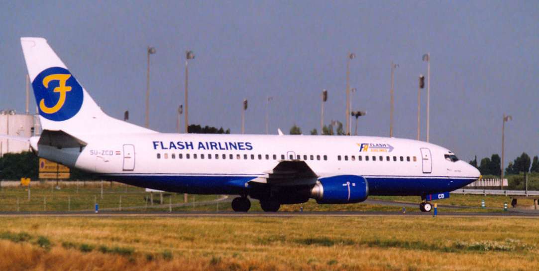 Flash_Airlines_Boeing_737-3Q8_SU-ZCD_retouched