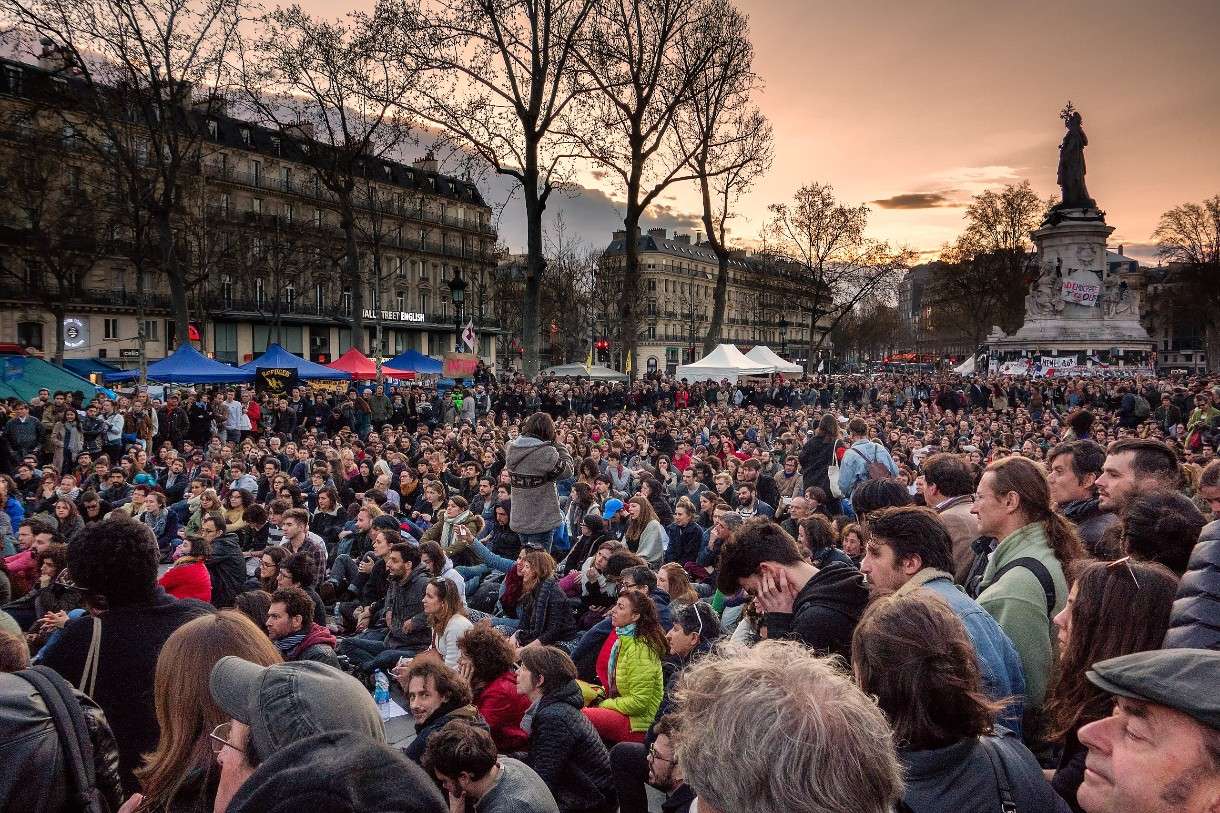 Kundgebung_Place-de-la-Republique_Wikipedia