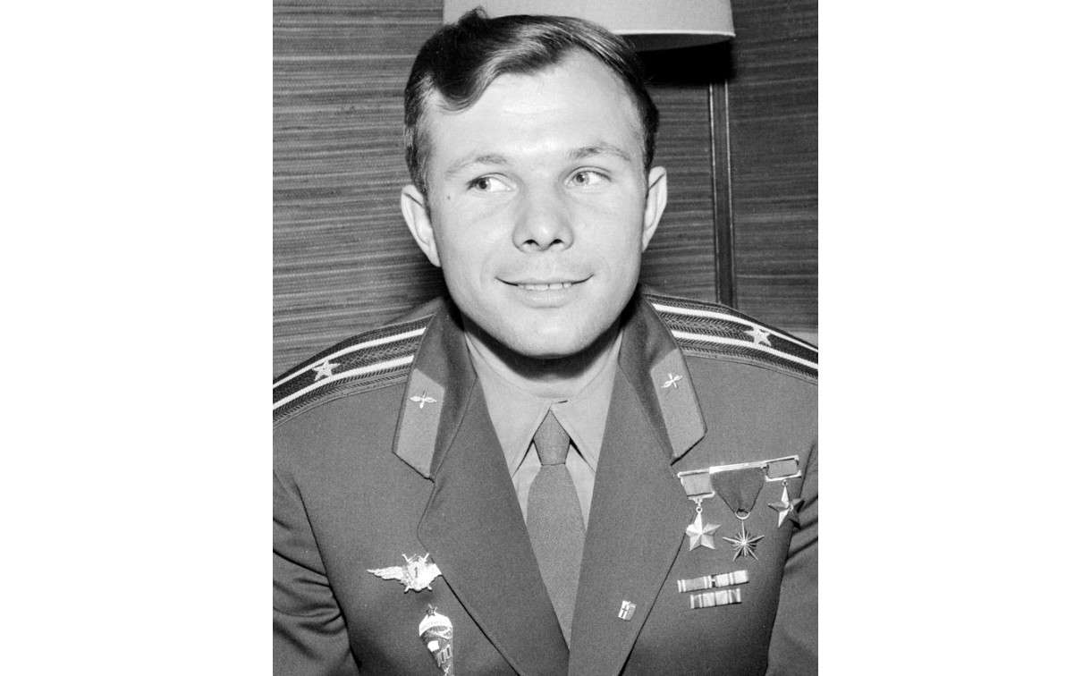 Yuri-Gagarin-1961-Wikipedia