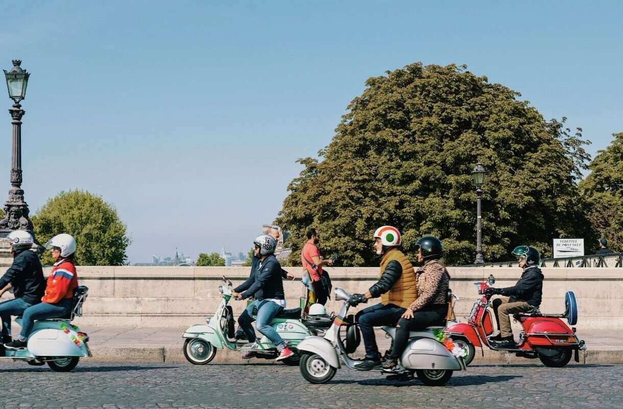 Mit der Mobylette durch Frankreich: Vintage-Roller erobern den Tourismus