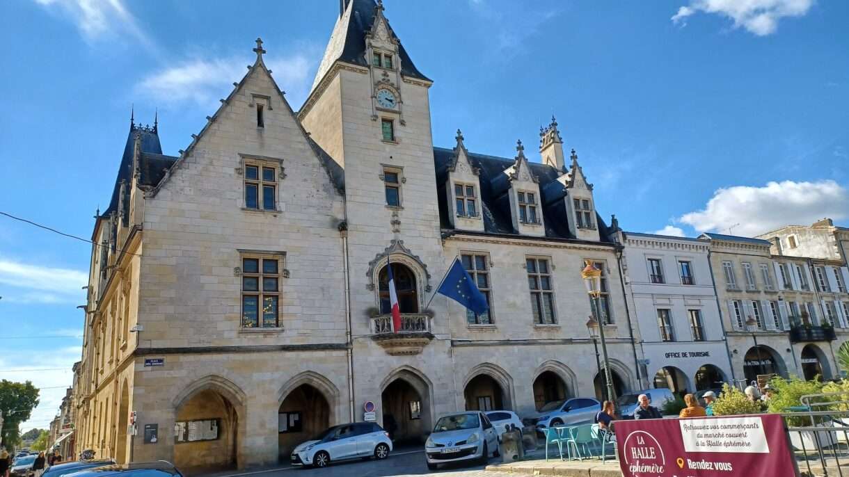 Libourne_Hôtel_de_ville_Wikipedia
