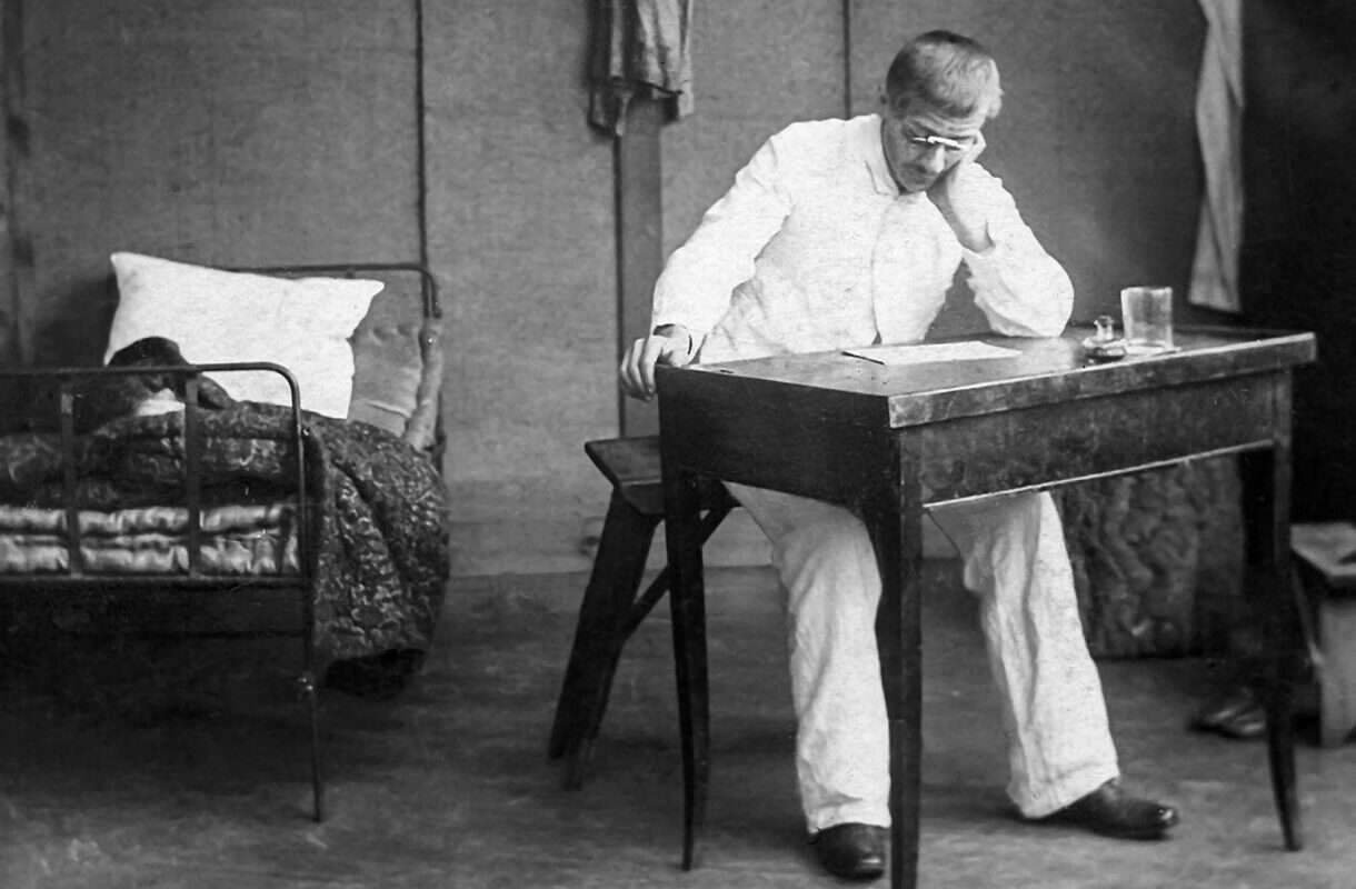Alfred_Dreyfus_in_captivity_on_Devil's_Island_1898