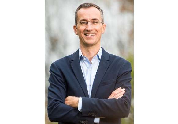 Milliardär, Macht und Meinungsmache: Wie Pierre-Édouard Stérin das französische Internet formt