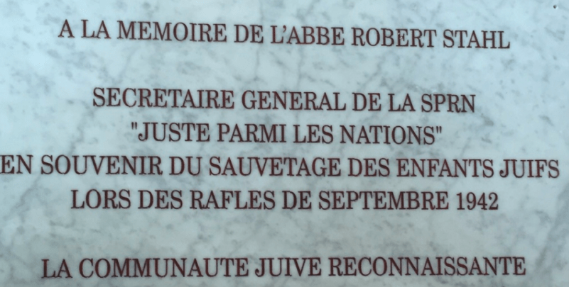 Plaque_à_la_mémoire_de_l'abbé_Robert_Stahl_Wikipedia