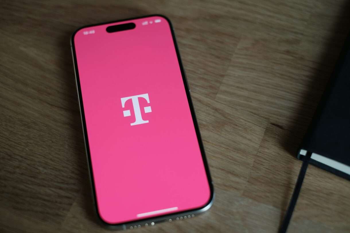 Alles für den Profit? Wie die Deutsche Telekom unter Trumps Druck einknickt