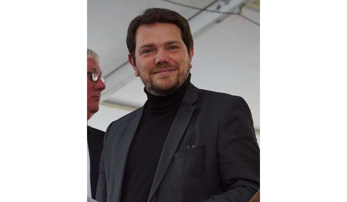 Zunehmende Gewalt gegen Lokalpolitiker: Der Anschlag auf Boris Ravignon als Menetekel der Demokratiekrise