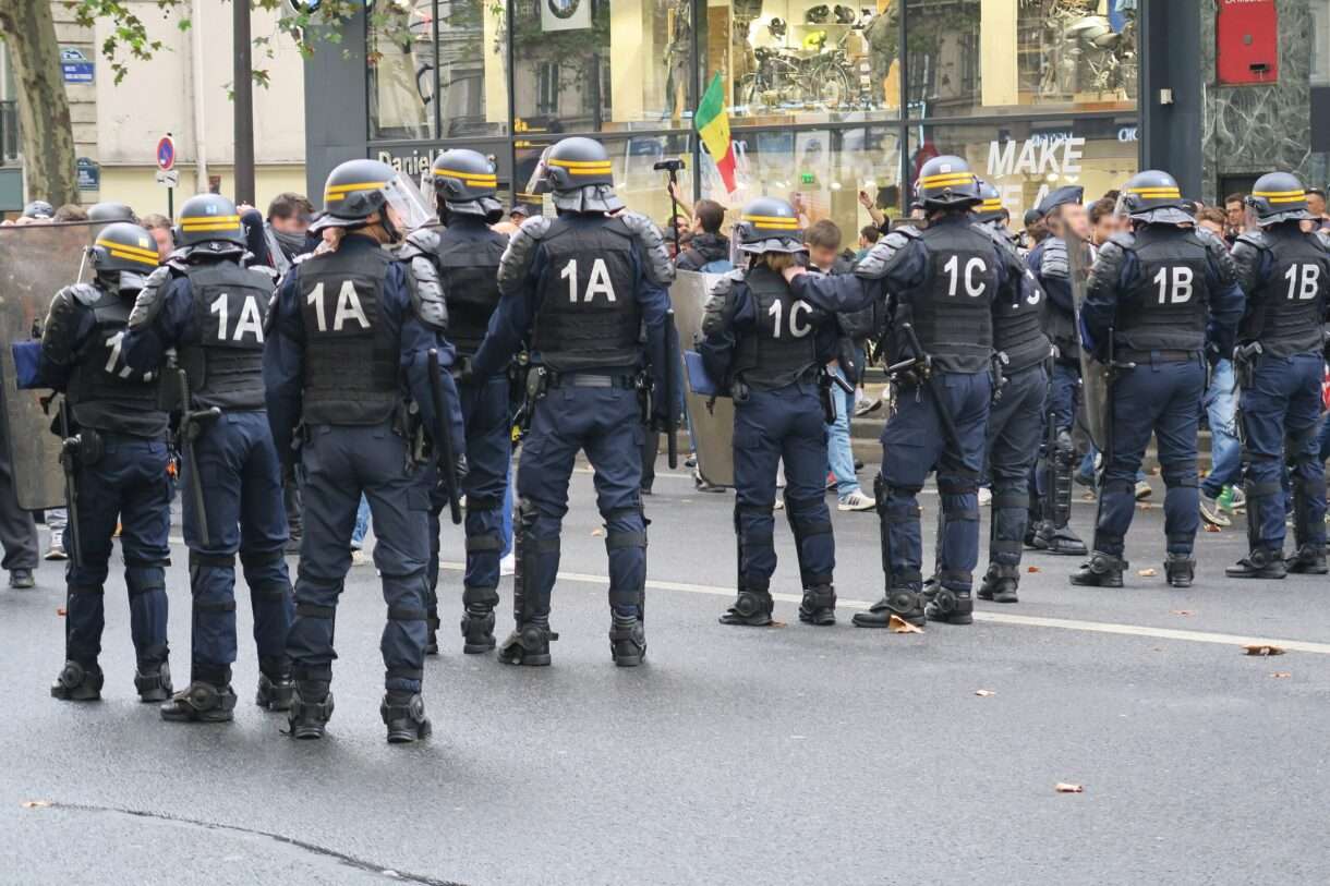 Gewaltspirale in Béziers: Staat reagiert mit harter Hand – Polizei wird verstärkt