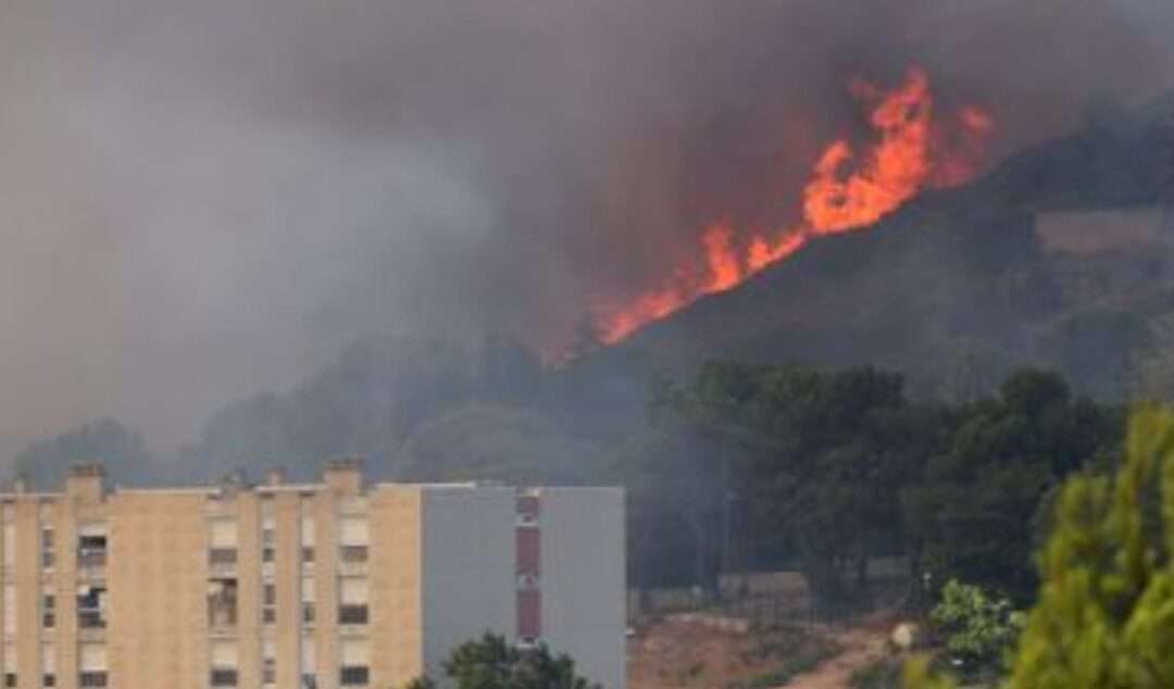 Marseille: Das Feuer geht zurück – die Flammen sind aber noch nicht vollständig gelöscht