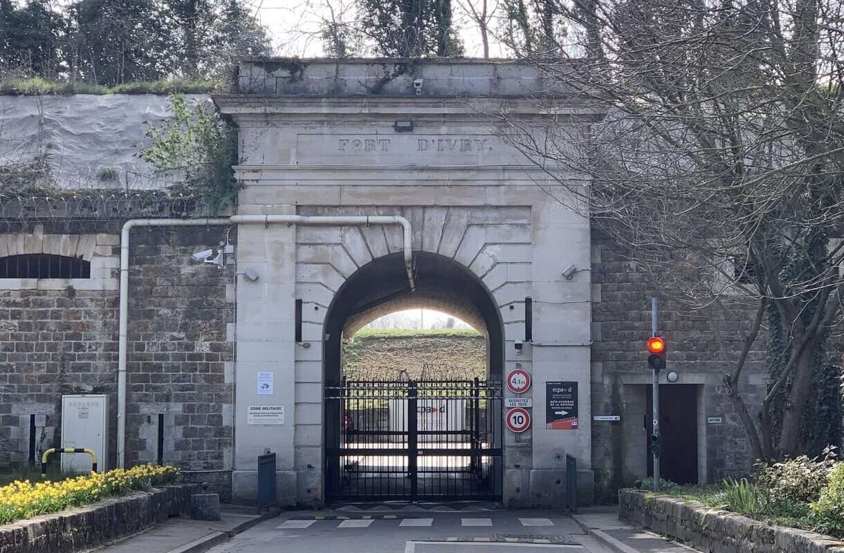 Vom Bollwerk zur Bildchronik: Das Fort d’Ivry als Spiegel französischer Militärgeschichte