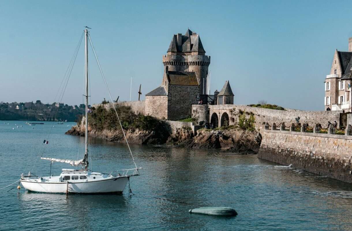 Bretagne im Wandel: Warum der Tourismus zwischen Rückgang und Aufbruch schwankt