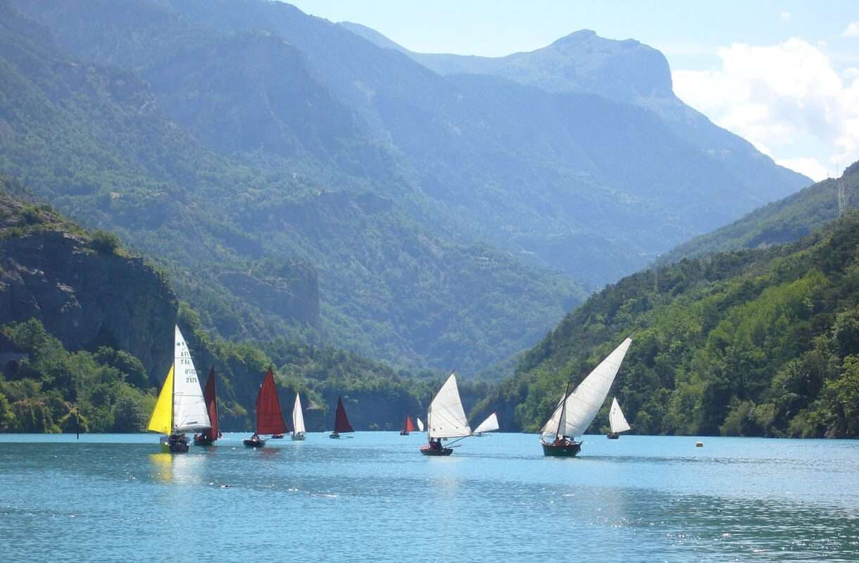 Die blaue Krone der Alpen: Lac de Serre-Ponçon