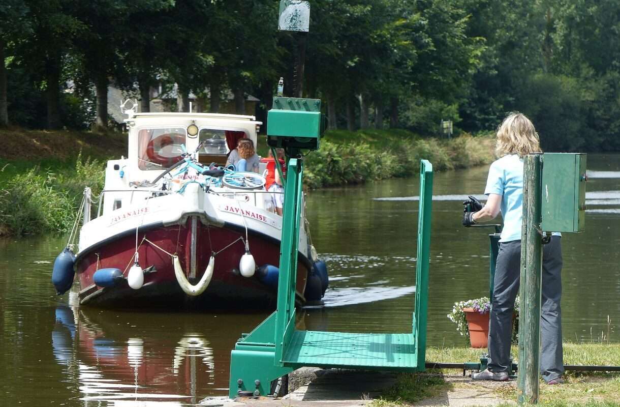 Kanal von Nantes nach Brest: Entschleunigung pur zwischen Schleusen, Schlössern und Schieferfelsen