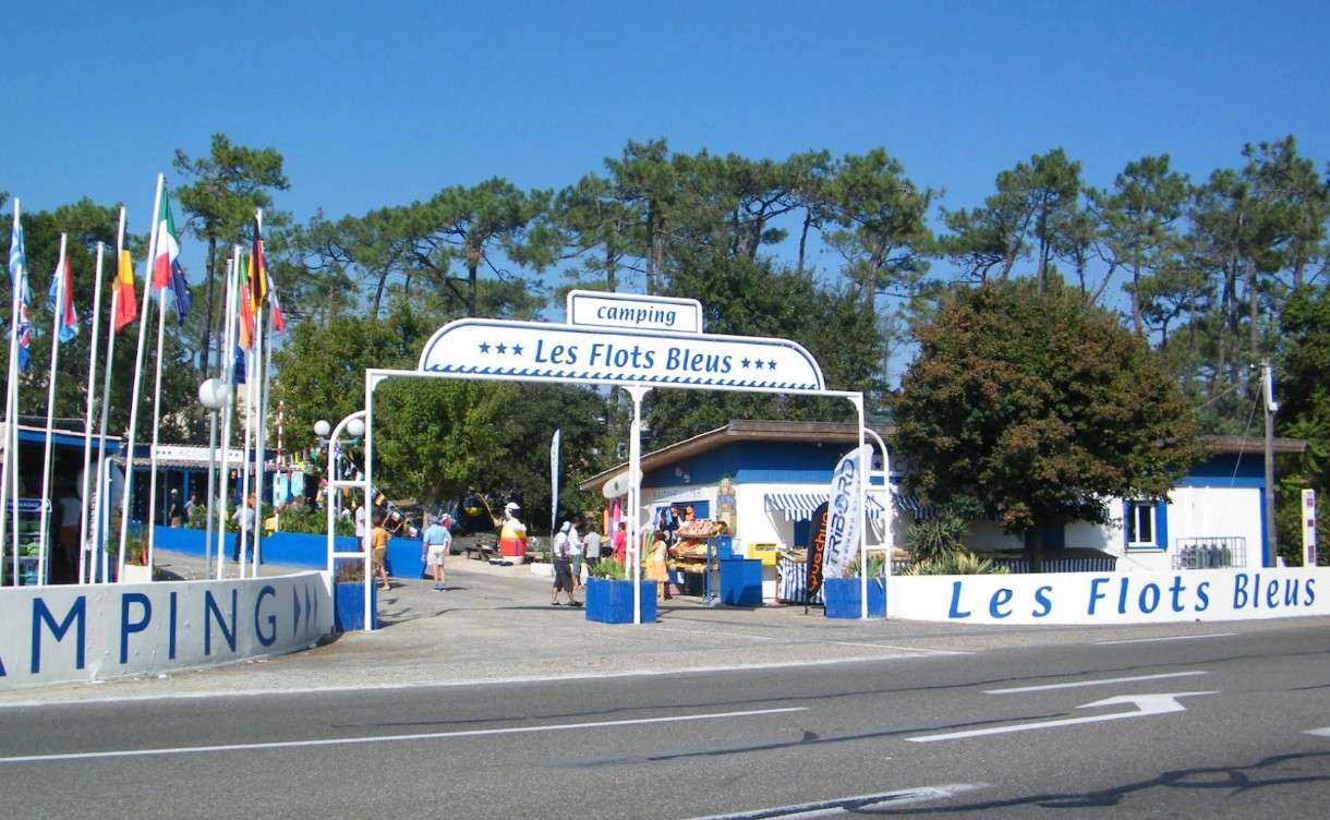 Tragödie im „Camping les Flots Bleus“: Vierjähriger ertrinkt in der Poolanlage