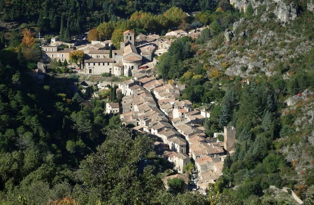 Saint-Guilhem-le-Désert: Zwischen Touristenströmen und dem Wunsch nach Ruhe