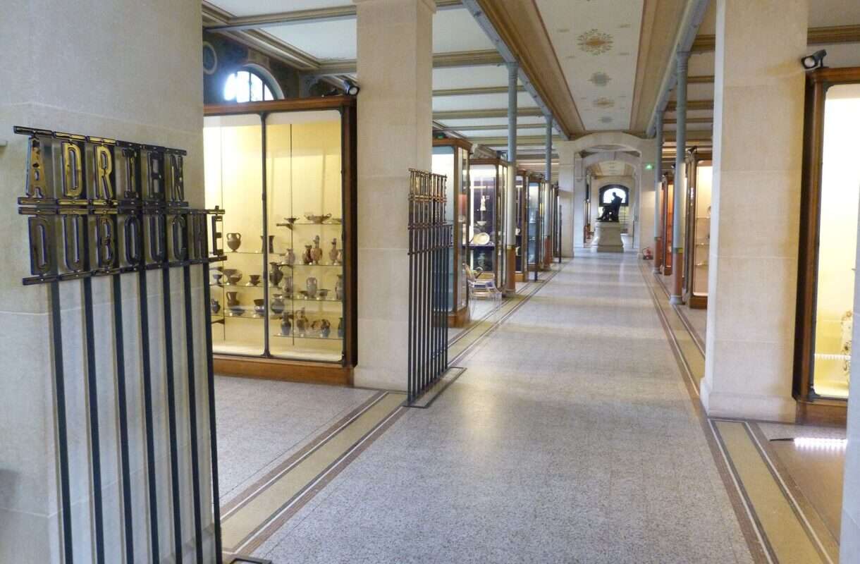 Porzellanraub im Museum von Limoges – ein Schlag ins Herz des Kulturerbes
