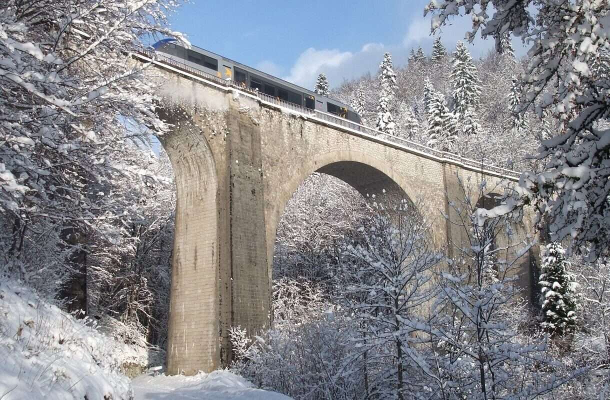 Die Schwalben-Linie im Jura – ein Eisenbahn-Juwel zwischen Himmel und Abgrund