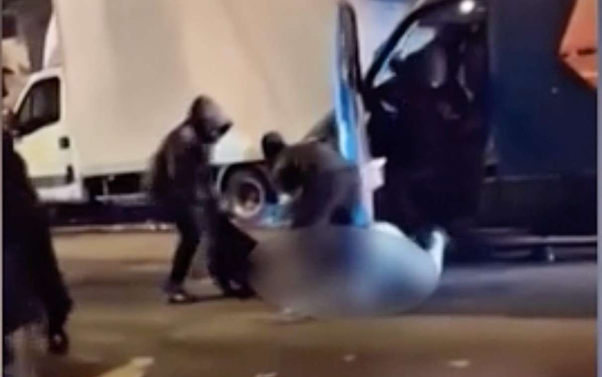 Falsche Polizisten, echte Gefahr: Entführungsversuch in Le Bourget schockiert Vorort von Paris