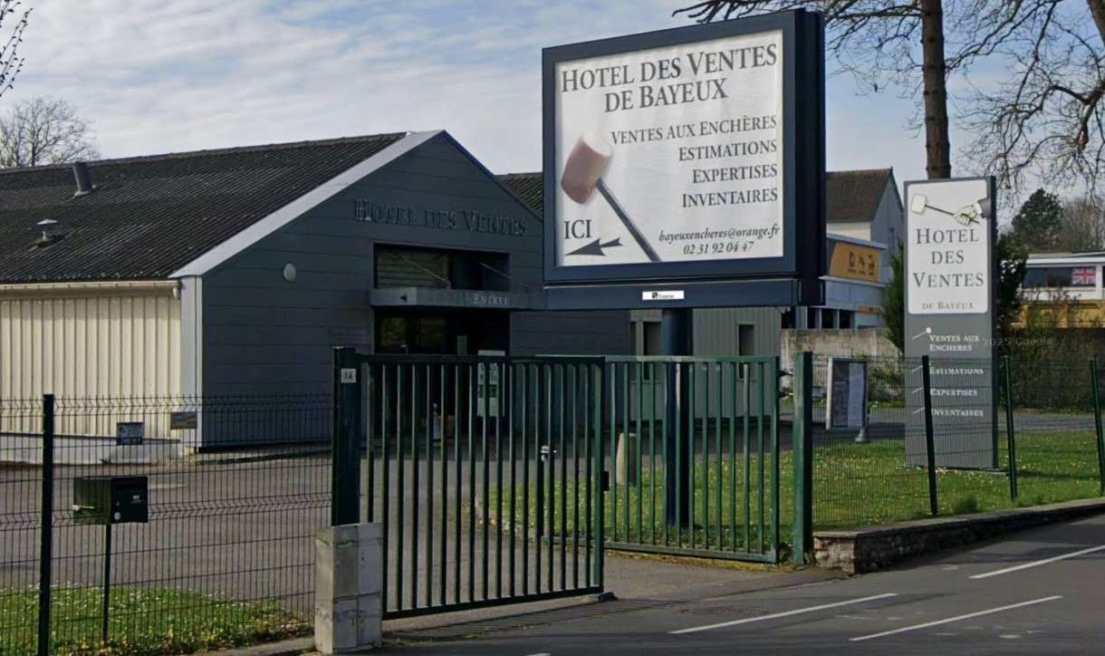 Schmuck, Gold und eine offene Tür: Einbruch im Auktionshaus von Bayeux sorgt für Aufsehen