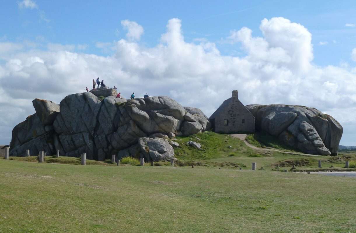 Côte des Légendes – Wenn Granit spricht und der Wind Geschichten flüstert