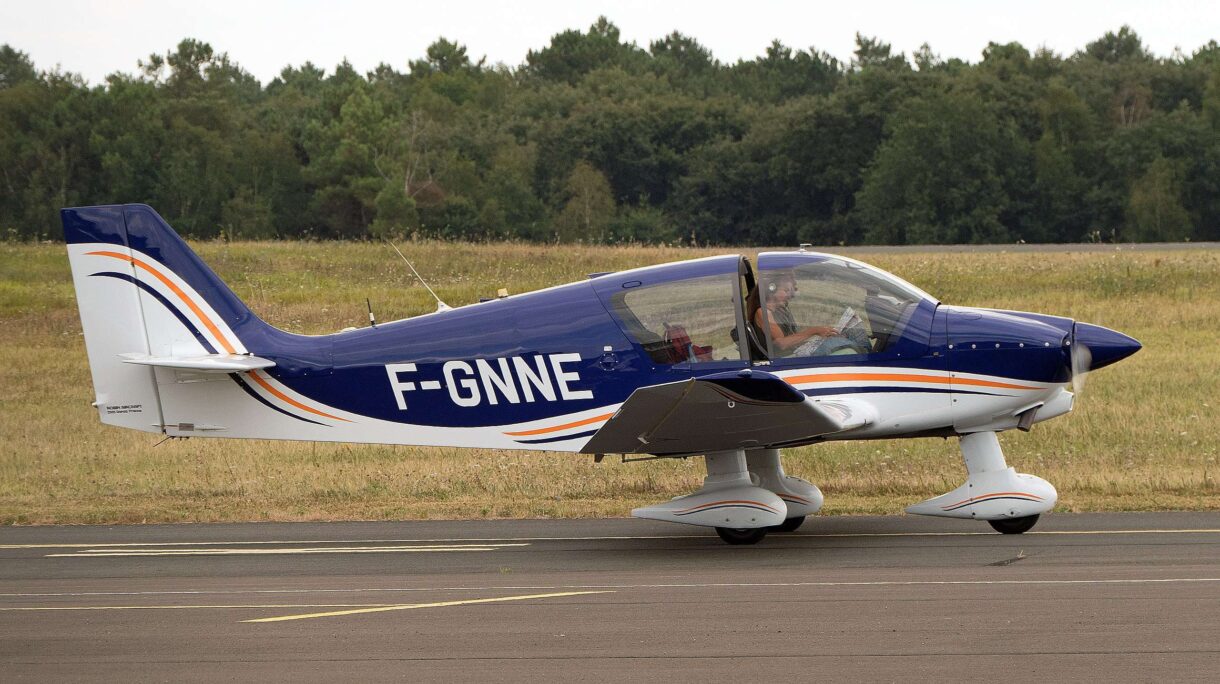 Le Havre: Absturz am Rand der Startbahn – Pilot vermisst