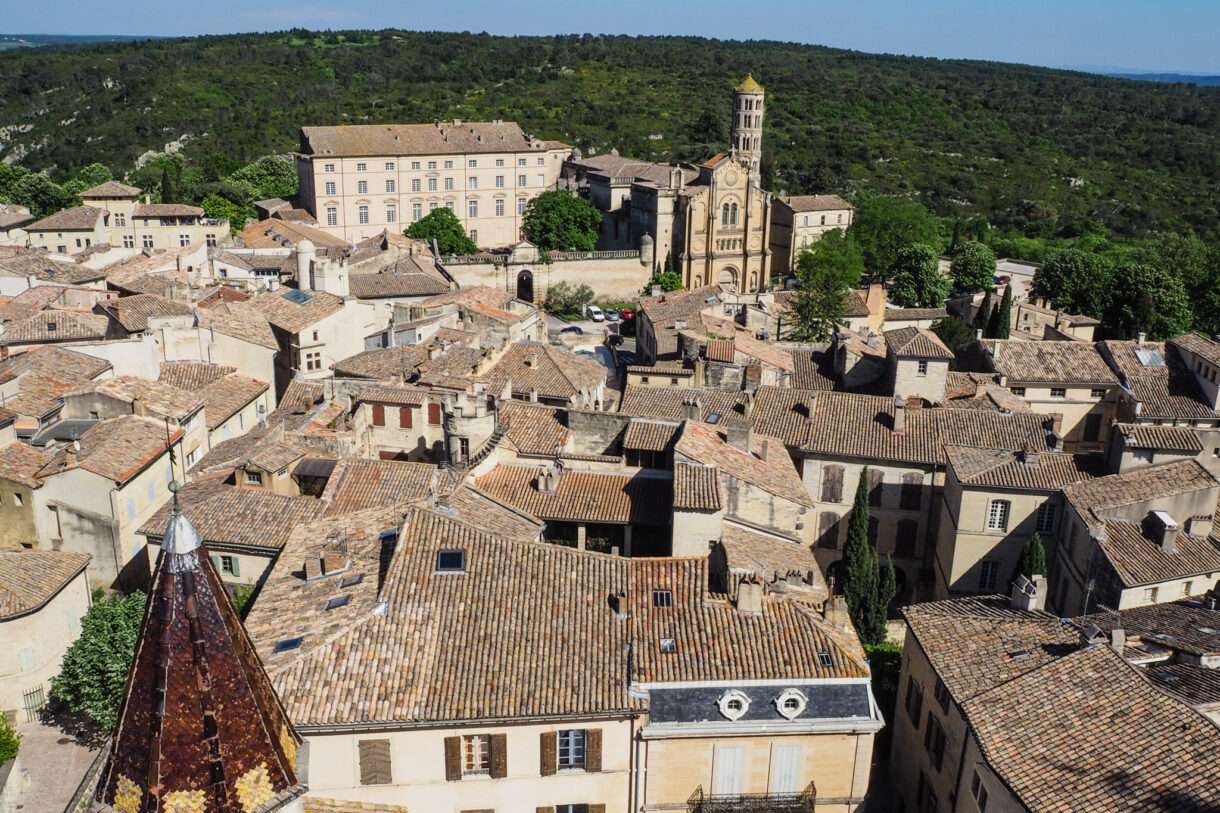 Per Klick ins Glück – warum eine Amerikanerin ihr Leben der KI überließ und in Uzès neu begann