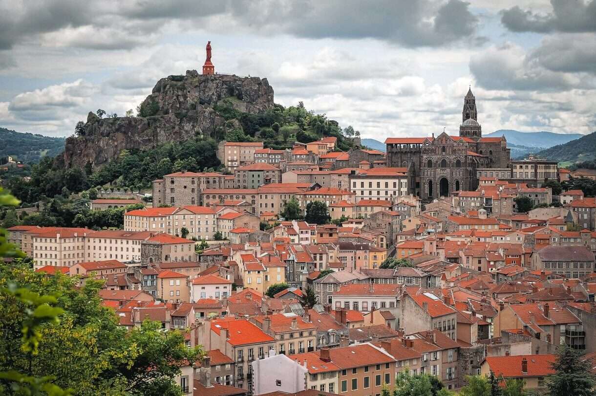 Pilger, Plattformen und ein stiller Wandel: Wie Airbnb Le Puy-en-Velay verändert