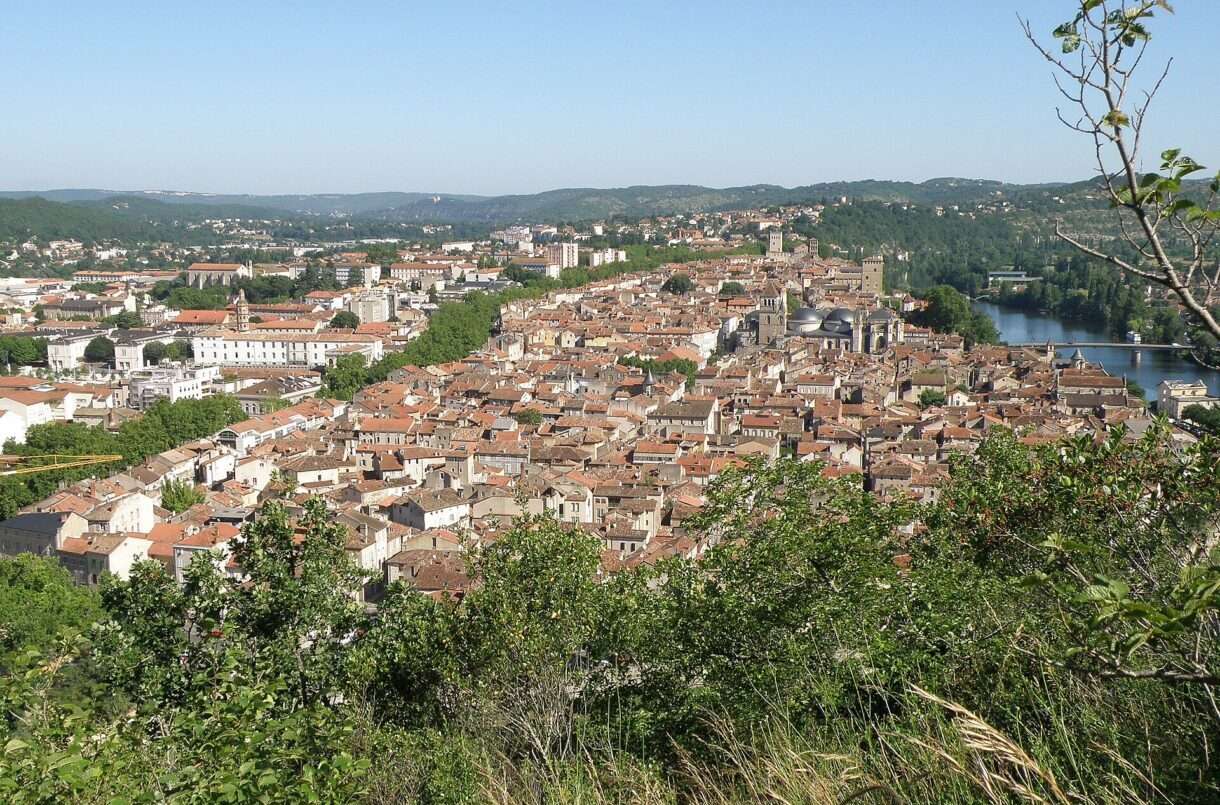 Cahors im Wettbewerb um Ärzte: Wie eine ländliche Region den medizinischen Mangel bekämpft