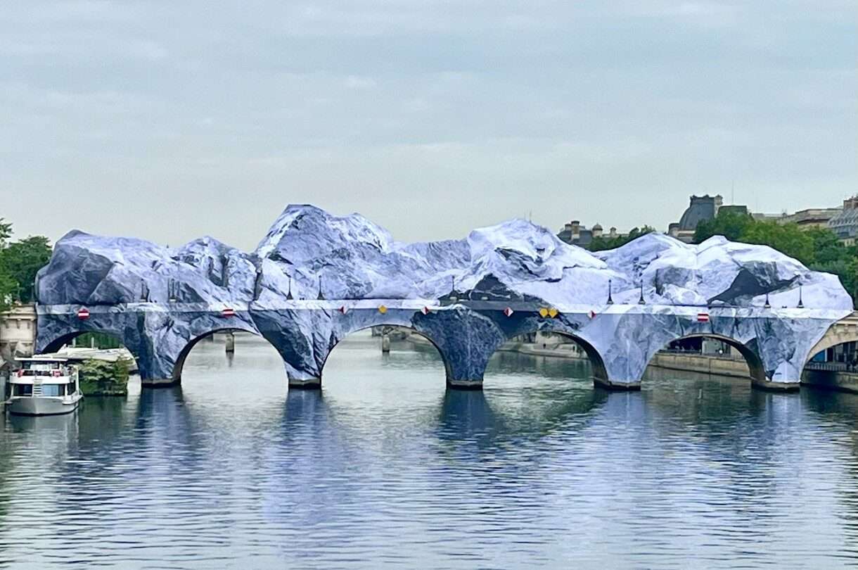 Paris inszeniert seine älteste Brücke neu — und plötzlich erinnert sich die Stadt an ihre kulturelle Macht