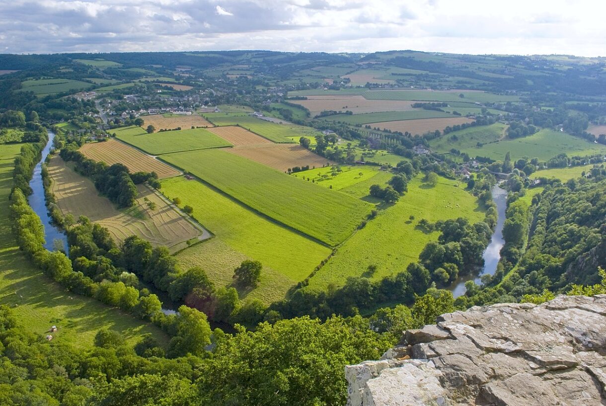 Die normannische Schweiz – Flusstäler, Felsen und Naturerlebnisse mitten in der Normandie