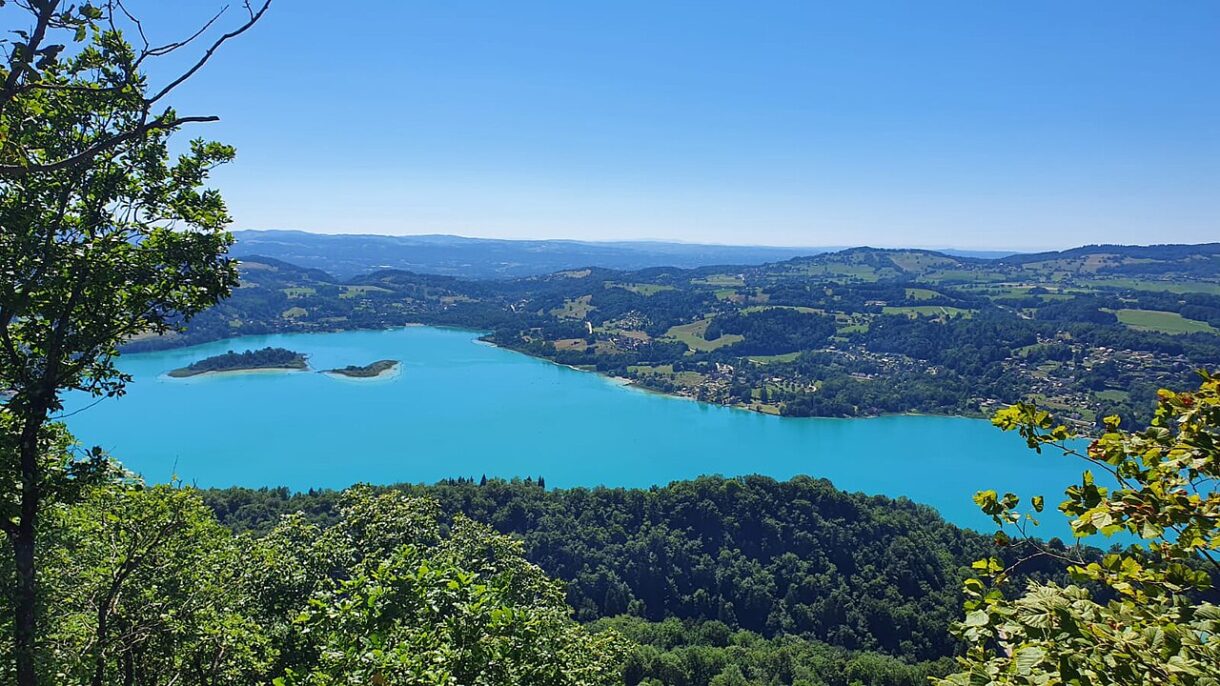 Wikipedia-Lac_Aiguebelette_Col_Crucifix